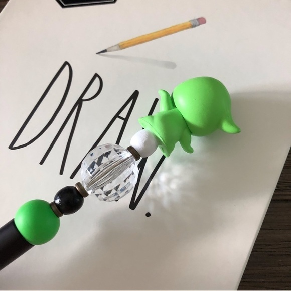 Disney Doorables: Nightmare Before Christmas: Oogie Boogie handmade beaded pen - Picture 3 of 3